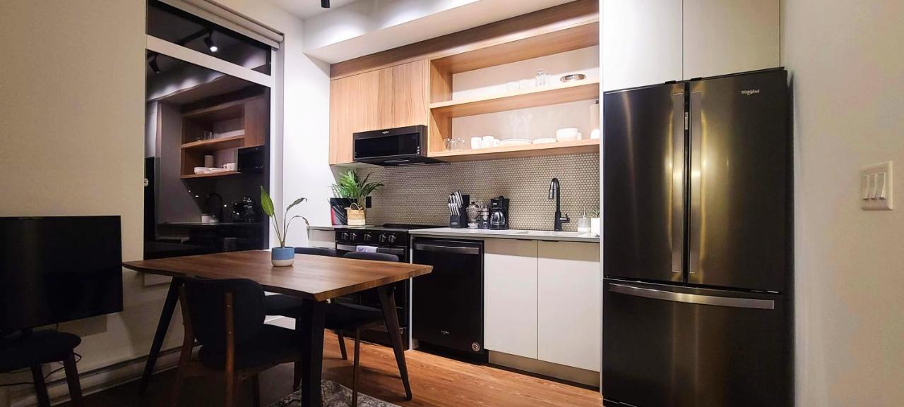 Ironworks Studio By Iris Properties! Villa วิกตอเรีย ภายนอก รูปภาพ