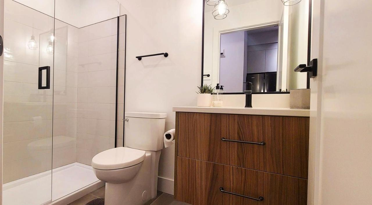 Ironworks Studio By Iris Properties! Villa วิกตอเรีย ภายนอก รูปภาพ